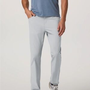 Men's vuori meta classic fit 32” waist 34 Gray fog Pants